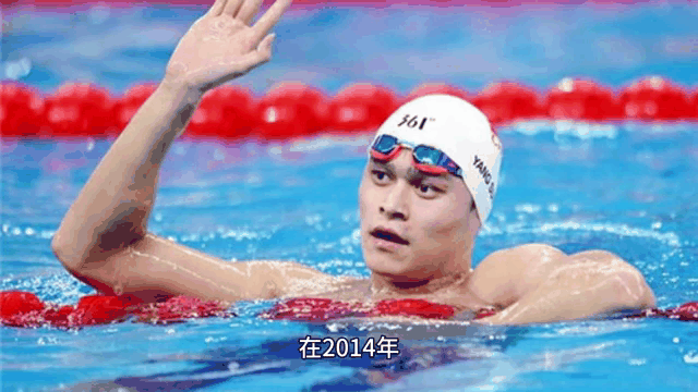 运动员顽强拼搏，无惧强手、决战巅峰