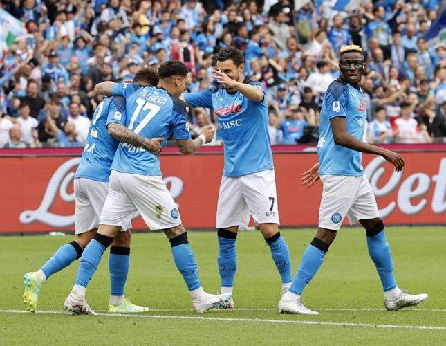 那不勒斯客场大胜帕尔马,积分榜上升 那不勒斯客场大胜帕尔马,积分榜上升