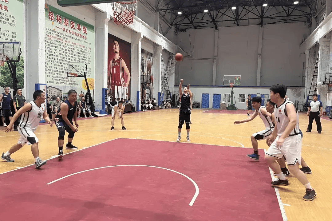 篮球比赛的精彩瞬间让观众目不转睛的简单介绍 篮球比赛的精彩瞬间让观众目不转睛的简单介绍