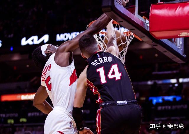 猛龙队击败热火队,领先西部半决赛 猛龙队击败热火队,领先西部半决赛