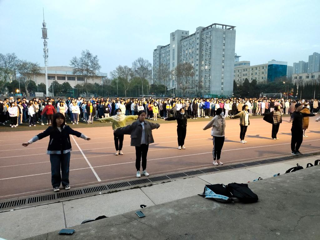 多恩积极备战下一场比赛，瞄准三分