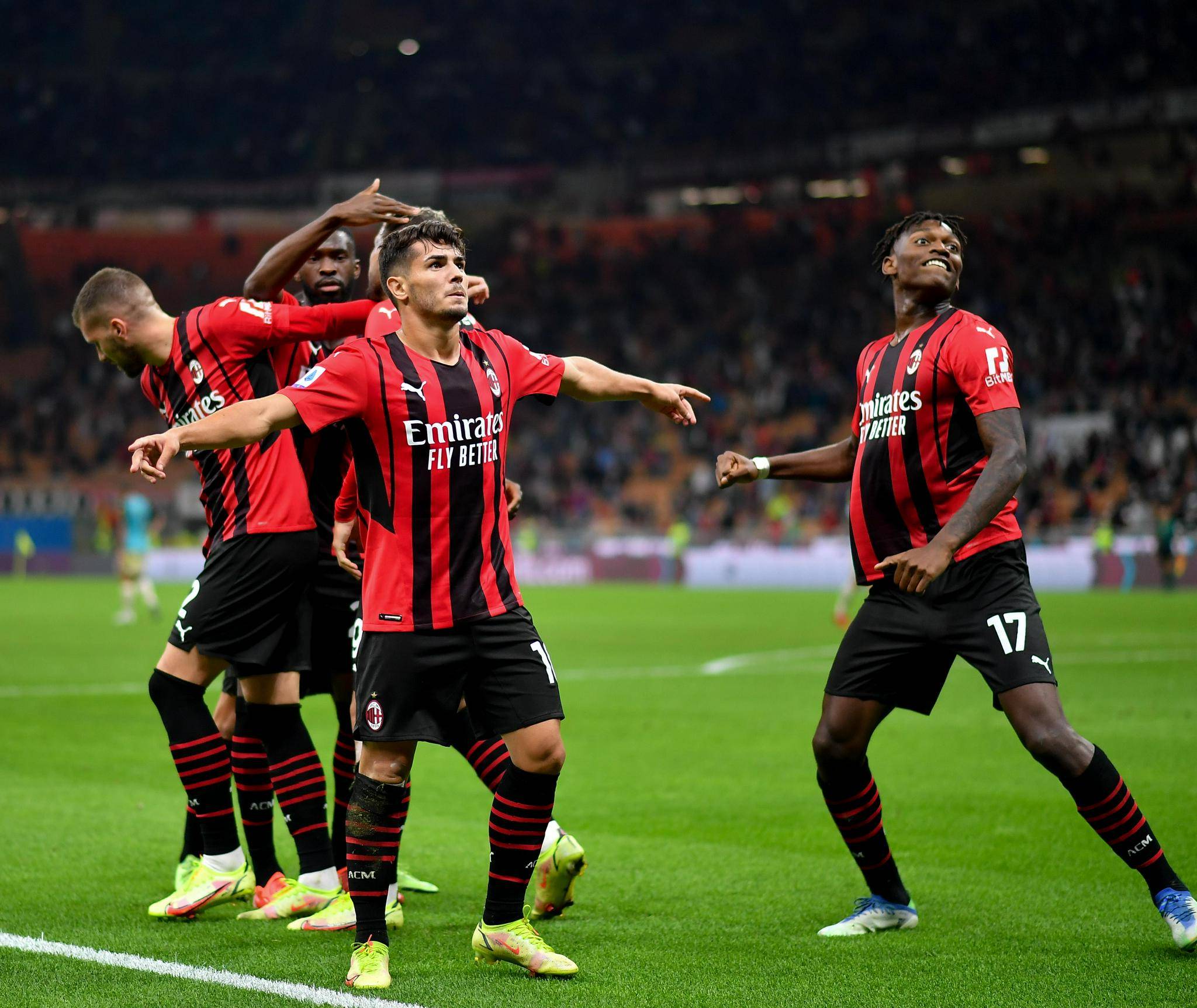 AC米兰客场击败对手，获得胜利