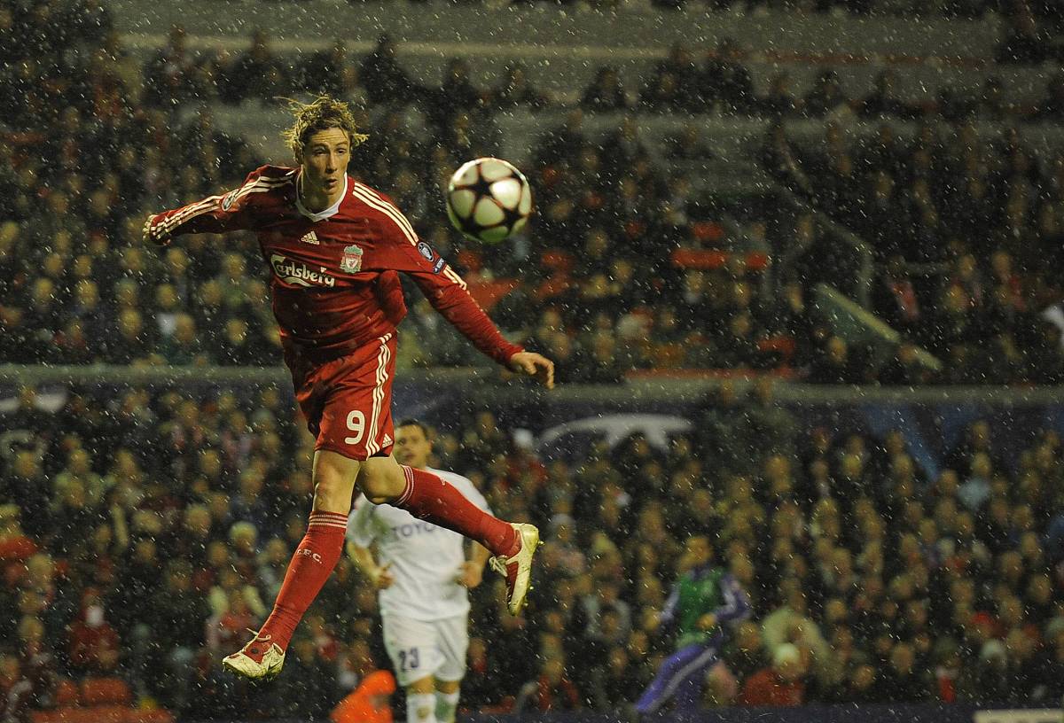 顶尖对阵!足球联赛搏击中的绝对厮杀 顶尖对阵!足球联赛搏击中的绝对厮杀