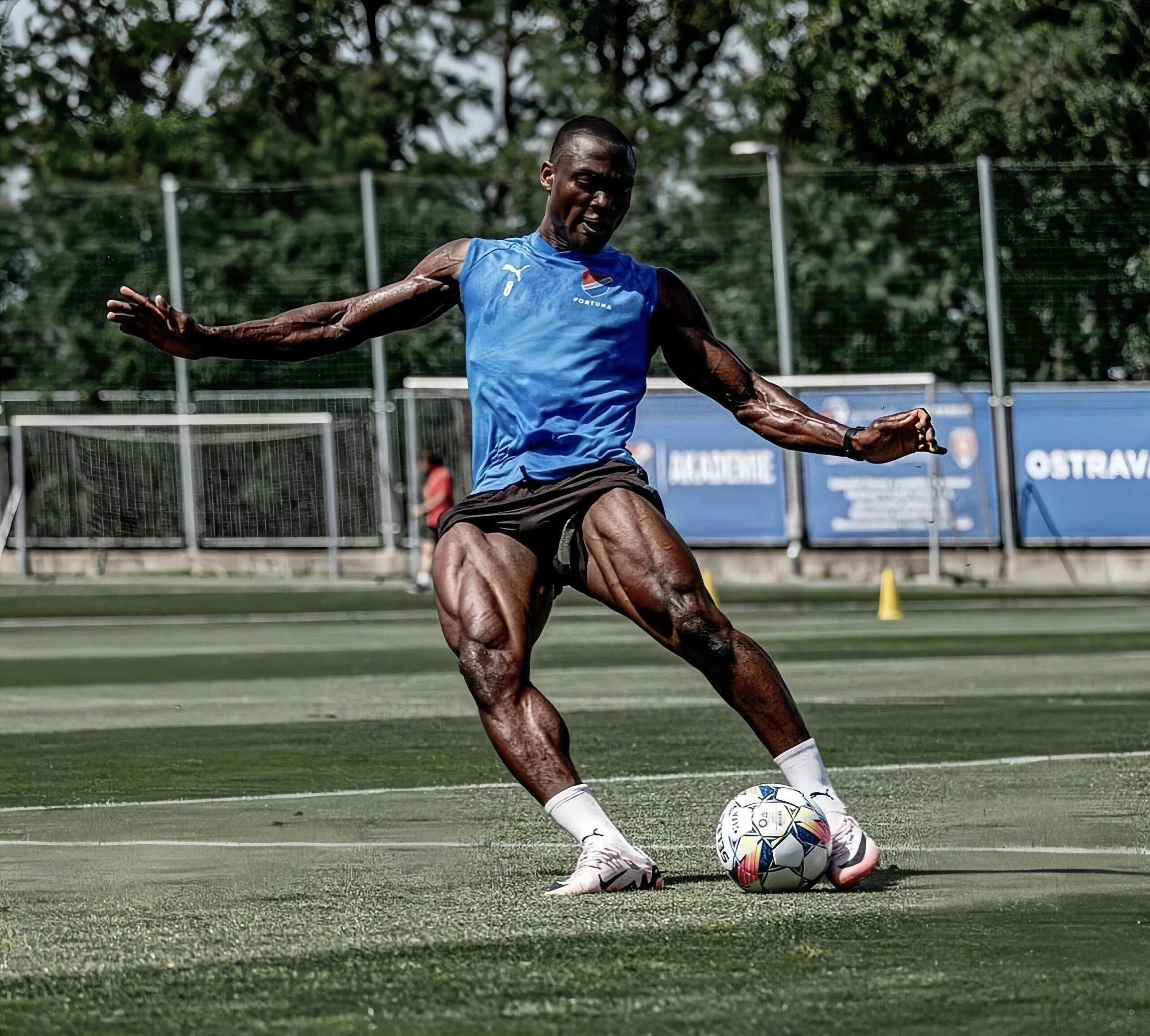 顶尖对阵!足球联赛搏击中的绝对厮杀 顶尖对阵!足球联赛搏击中的绝对厮杀