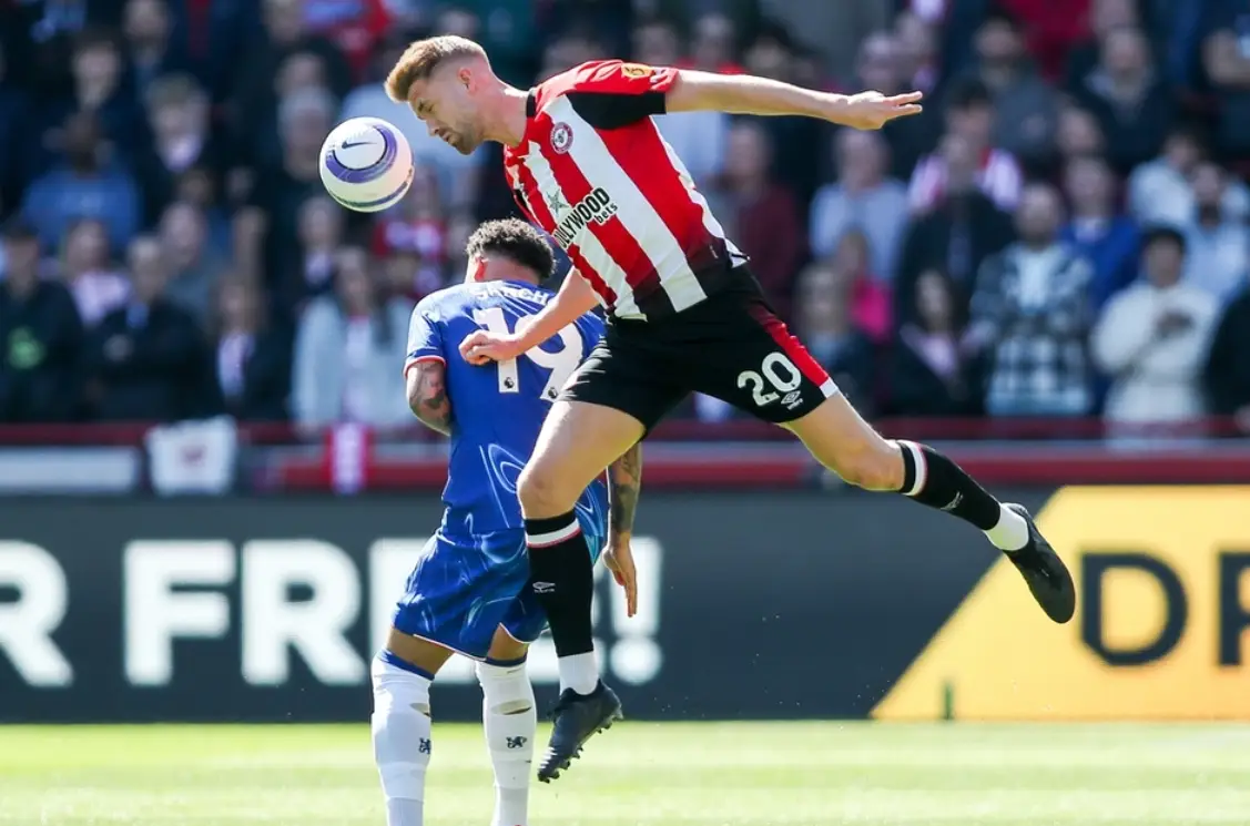 切尔西客场逆转绝杀,引发球迷狂喜 切尔西客场逆转绝杀,引发球迷狂喜