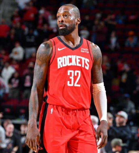 关于辽宁火箭队表现出色，取得连胜势头的信息