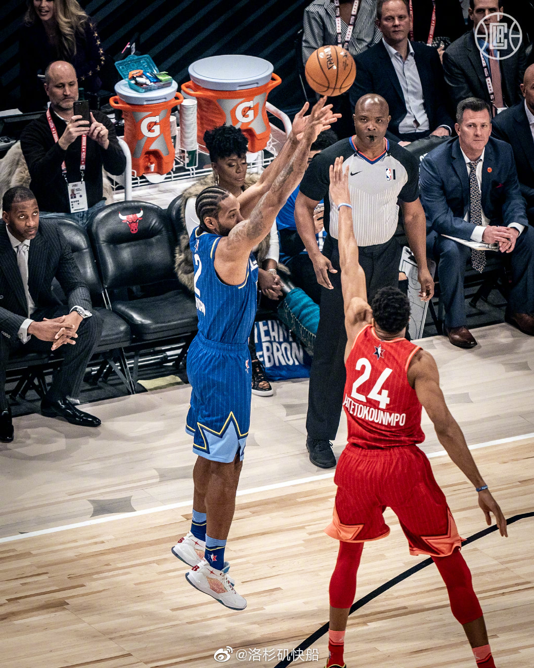 雄鹿名宿晒出勇士队友合照，引起球迷热议的简单介绍