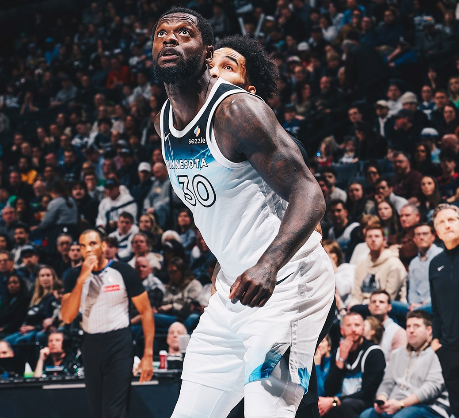 马刺击败国王,兰德尔破门得手 马刺击败国王,兰德尔破门得手