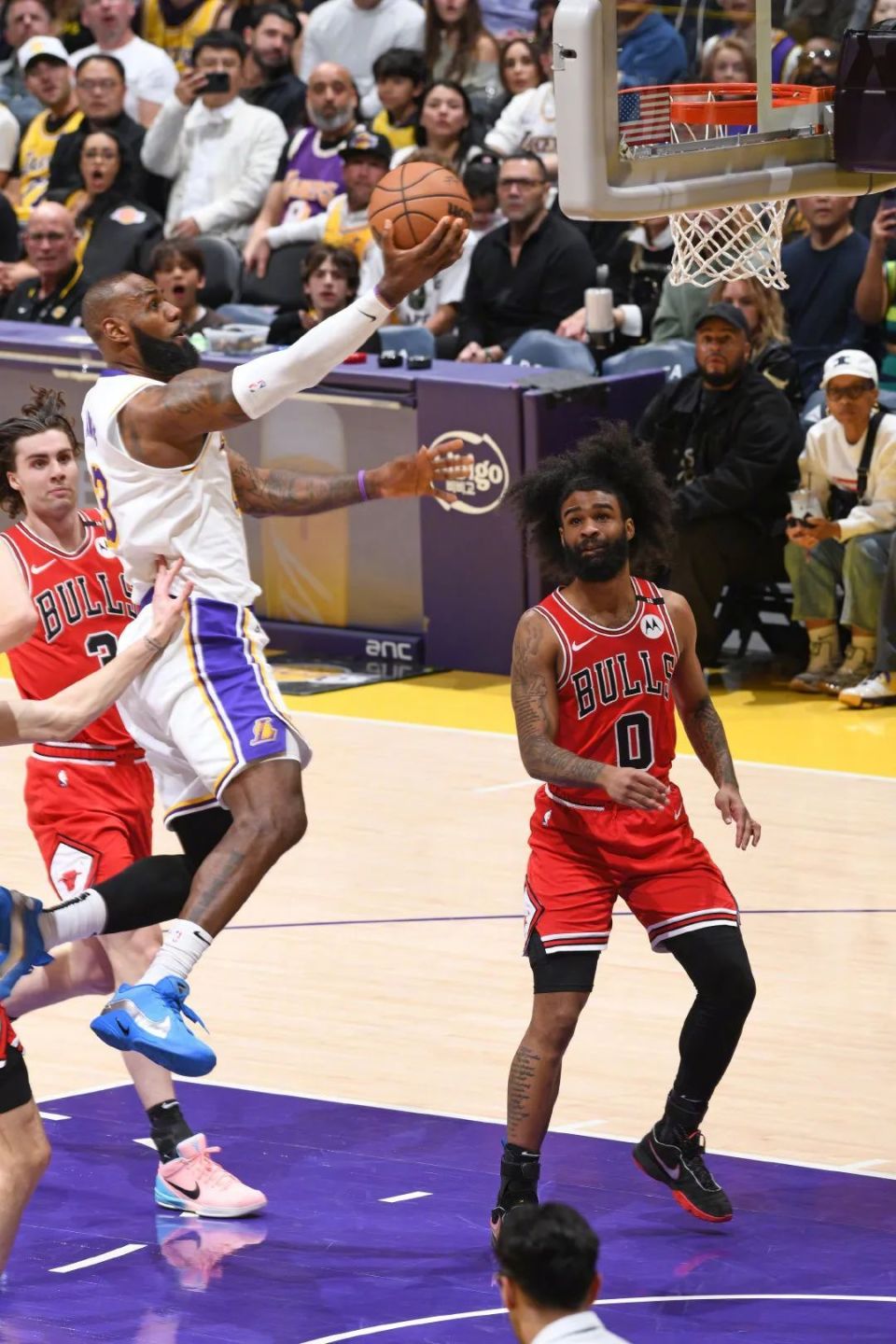 公牛客场负于湖人,遭遇两连败 公牛客场负于湖人,遭遇两连败