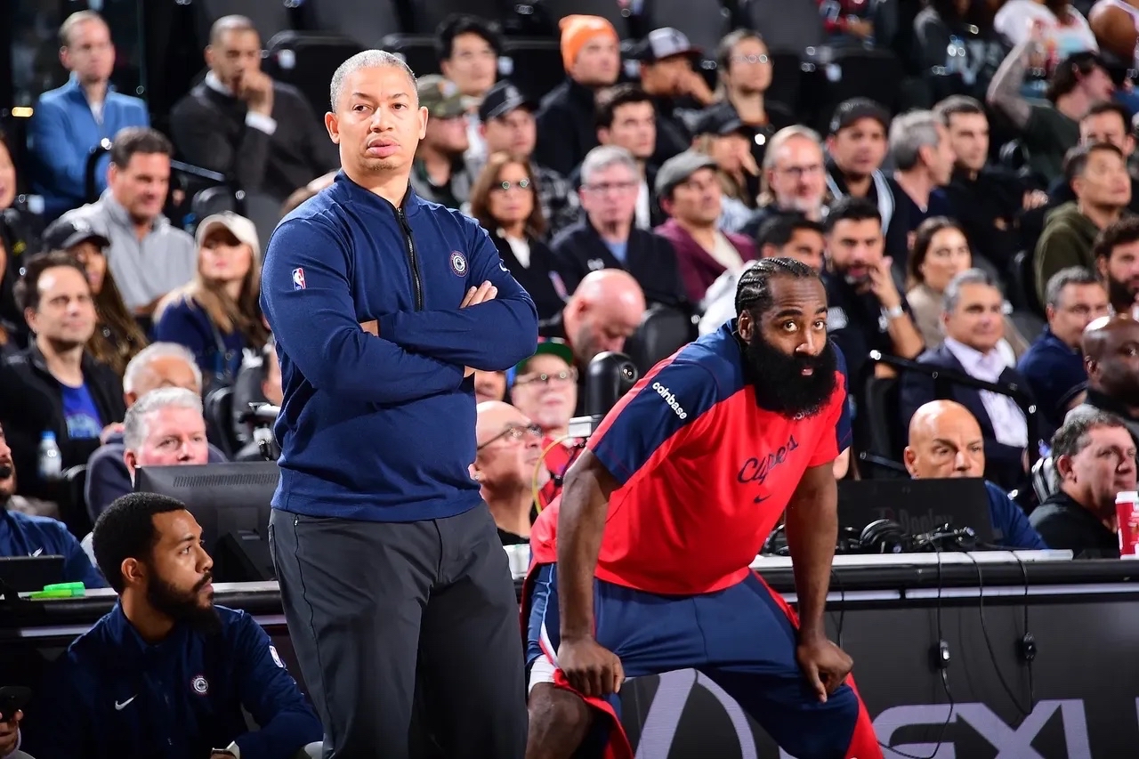 快船过郁太阳,阿西蒙得分狂背55,客场再歌巩固四位 快船过郁太阳,阿西蒙得分狂背55,客场再歌巩固四位