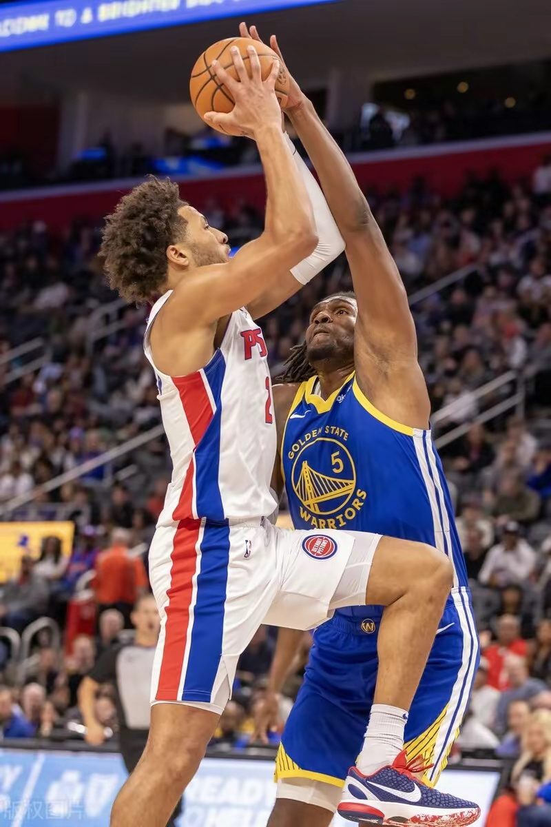 勇士逆转活塞，继续保持不败纪录的简单介绍